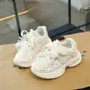Zapatos deportivos para niños, zapatos tipo "dad shoes" para niñas, de malla transpirable, ligeros, cómodos, zapatos blancos florales para estudiantes de primaria, zapatillas de running de malla