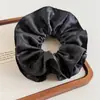 Scrunchie Plissado Grande de Cetim Dupla Camada Estilo Coreano para Mulheres no Trabalho Laço de Cabelo em Tons de Azul para Rabo de Cavalo ou Coque
