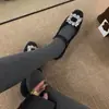 Zapatos Mary Jane Versátiles de Estilo Europeo Femenino Otoño e Invierno 2025 Nuevos Zapatos Diarios Elegantes de Punta Cuadrada con Pedrería Suela Suave Peludos