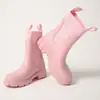 Botas de chuva de cano médio transfronteiriças com punhos elásticos, estilo Chelsea feminino, impermeáveis, antiderrapantes, resistentes ao desgaste, adequadas para uso ao ar livre, botas de chuva da moda para acampamento