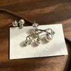 Pendientes de botón de rama asimétrica de perla estilo francés para mujer, nuevos, pequeños, de nicho, con temperamento, incrustaciones de perla, strass, rama, versátiles, de lujo ligero