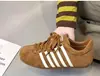 Zapatos duraderos para deportes y ocio al aire libre, modernos y antideslizantes, con rayas de otoño, un diseño retro y un estilo versátil para 2026. Estos son zapatos de gamuza para mujer