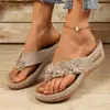 Chanclas de mujer de talla grande transfronterizas 2026 nuevas sandalias de cuña florales de moda para mujer costura retro 36-43