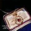 Collar de Gema Roja Granate Roma Court Chapado en Oro de 18K Curvado Cepillado Lágrima Zirconia
