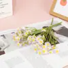 60 Pequenos Buquês de Camomila, Flores Artificiais de Luxo Acessível, Decoração de Casa, Decorações para Sala de Estar, Flores para Casamento, Adereços para Fotografia