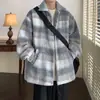 Moderna marca nueva ropa casual de primavera y otoño, chaqueta retro de cuadros versátil, top estilo americano con cuello de solapa, abrigo holgado para hombre