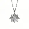Colgante Medalla Estrella de Ocho Puntas Full Diamante Collar de Acero de Titanio para Mujer con Diseño de Nicho, Lujo Ligero y Sensación de Lujo, Cadena para Clavícula