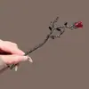 Pinza para el cabello de metal con flor rosa roja negra vintage, elegante y única, elegante estilo francés, estilo hada frío, cabello de cola de caballo