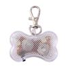 Pingente de osso para animais de estimação LED Luminoso Pingente Suprimentos para animais de estimação Cinto para cães Enfeites pendurados LED Pescoço para cães Enfeites pendurados Spot Ding