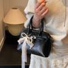 2025 Nuevo Bolso Pequeño Súper Popular para Mujer Primavera y Verano Lindo Bolso Bandolera de un Hombro Casual Diseño Nicho Bolso Satchel Bolso Kelly
