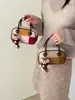 2026 Bolso Boston de Bloques de Color Retro Otoño Invierno Bolso de Mano de Alto Valor Bolso Cruzado de Hombro Único para Mujer