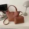Bolso Pequeño Tipo Cubo para Mujer, Nuevo Estilo de Nicho 2026, Piel Sintética Suave, Versátil para el Trabajo, Bolso de Hombro Casual, Bolso Cruzado
