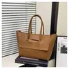 Bolso Tote Simple Nuevo para Mujer 2026, Bolso de Mano de Cuero Suave de Gran Capacidad para el Trabajo, Bolso de Hombro Versátil con un Toque de Moda de Alta Gama
