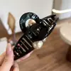 Presilha de garra elegante de strass e contas de tamanho grande, moderna e simples, presilha tubarão estilosa para penteados, acessório de cabelo de design nichado para mulheres