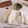 Chaqueta Acolchada de Algodón con Capucha para Niños 2026 Nuevo Estilo Otoño e Invierno Abrigo de Algodón de Dibujos Animados para Niños y Niñas Ropa Exterior de Algodón Moderna para Bebé Elegante