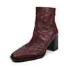 Botas Chelsea Inteligentes Elegantes de Pele de Cordeiro Lavada Outono/Inverno 2026 Salto Grosso Versátil para o Dia a Dia Bico Quadrado Botas Curtas de Couro Genuíno Femininas