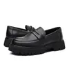 Sapatos de Couro Slip-On Cuidadosamente Selecionados para Homens, Sapatos com Aumento de Altura para Pessoas de Baixa Estatura, Sapatos Casuais de Bico Redondo com Solado Grosso, Sapatos Casuais para Cabeleireiros Tamanho Grande para Exportação