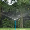 Aspersor Giratorio 360 Grados de Rueda Redonda de 4 Puntos, Aspersor con Impulsor en Forma de Mariposa Color Azul Coco, Aspersor de Riego para Riego Agrícola de Esparcimiento con Estaca al Suelo