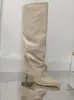 2025 Comercio Exterior Transfronterizo Nuevo Punta Afilada Tacón de Aguja Tubo Grande Envolvente Slip-On Pasarela Botas Falda Plisada Talla Grande Botas de Mujer