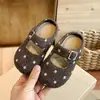 Zapatos Planos de Lunares Franceses para Niñas Niñas 2026 Otoño/Invierno Nuevo Estilo Correa de Hebilla de Cuero Zapatos Birkenstock Engrosados Zapatos Calientes Versátiles
