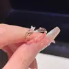 Anel Estrela de Zircônia Flash Japonês e Coreano para Mulheres Ins Nicho Luxo Acessível Moda Elegante Estrela de Quatro Pontas Ajuste de Abertura Anel para o Dia a Dia