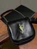 Diseño de Nicho 2026 Nueva Bolsa Nube con un Toque de Alta Gama, Bolso de Hombro con Cadena Acolchado, Bolso Cruzado de Silla de Montar con Letras a la Moda