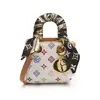 Bolsa de Ombro Estilo Princesa Diana com Estampa, Bolsa Transversal Versátil Estilo Ins, Bolsa Quadrada Pequena, Novo Modelo 2026, Com Zíper, Pequeno Produto de Oportunidade de Negócios Transfronteiriços