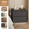 Mesita de Noche Estilo Crema Madera Maciza Hogar Dormitorio 2025 Nuevo Accesible Lujo Gama Alta Pequeño Gabinete de Mesita de Noche Gabinete de Almacenamiento