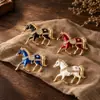 Nuevo Broche de Caballo Esmaltado con Pedrería y Goteo de Aceite Personalizado Europeo y Americano Exquisito Accesorios de Pin Versátiles para Corsage de Traje y Abrigo