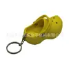 Fabricante Transfronterizo Nuevas Mini Pantuflas Zapatos con Agujero Pequeño Colgante de Zapatos Llavero de Zapatos Pequeños Colgante para Mochila Escolar Comercio Exterior Transfronterizo