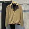 Top negro moderno juvenil de alta gama de dos piezas falsas para hombre, estilo coreano, costuras retro, cuello de camisa ajustado, todo a juego para hombre