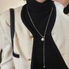 Cadena de suéter larga de perlas para mujer, diseño de nicho de moda elegante y de lujo ligero 2023, nuevo collar personalizado simple para mujer
