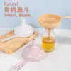 Embudo Pequeño de Plástico con Mango Largo para Uso en Cocina, Adecuado para Salsa de Soja y Aceite, Dispensador de Líquidos para el Hogar con Mango