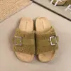 Chinelos de pelúcia diários para outono e inverno, estilosos para o trajeto, de sola reta, nova moda camurça 2026, versáteis, confortáveis e modernos chinelos de algodão para mulheres