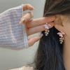 Aretes Florales con un Toque de Alta Gama, Colgantes Asimétricos de Flor de Cerezo, Accesorios Versátiles y Elegantes
