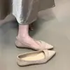 Sapatos de Salto Baixo Apontados com Temperamento Brisa Noturna Francesa Femininos 2026 Outono Novo Estilo Coreano Retro Slip-on Casuais para Dirigir
