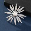 Broche de zircônia sintética de alta qualidade com flor de pérola, corpete feminino, anti-maré leve, suéter, terno, decoração de roupas