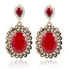 Wish Suministro Transfronterizo Fuente Aliexpress Aretes Elegantes Aretes Estilo Nuevo Europeo y Americano Aretes de Moda Retro