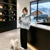 Jaqueta Puffer Color Block Nova de Inverno 2026 para Mulheres Baixas, Com Capuz, Casaco de Algodão Engrossado, Curta, Solta, Jaqueta Pão Outerwear