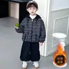 Jaqueta Padded com Capuz de Tricô Removível para Meninos Outono e Inverno 2026 Nova Estilosa Roupa de Algodão Grossa e Quente para Bebê