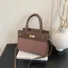 Bolso de Hombro Cruzado Casual Simple de Moda Trendy Versátil con Textura, Nuevo de Invierno 2026