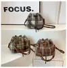 Bolsas Populares Deste Ano Bolsa Saco Feminina 2025 Novo Estilo Outono e Inverno Pequena Bolsa de Mão Versátil Bolsa Transversal