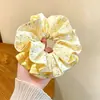 Elástico de Cabelo Grande Amarelo com Estampa Xadrez Floral para Intestino para Mulheres 2026 Novo Estilo Elástico para Coque Estilo Mori Doce Elástico para Rabo de Cavalo