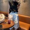 25783 Xin Da Ai Mei Yuan Verão 2025 Nova Camisa Simples de Luxo Leve Combinada com Calças de Cinco Pontos Estilosa e Emagrecedora