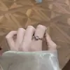 Nuevo Anillo Abierto Blanco Estilo Chino para Mujer, Diseño de Nicho de Lujo Ligero, Anillo Versátil para Dedo Índice Estilo Hada con un Toque de Alta Gama
