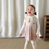 8.4 Lançamento) Vestido para Meninas Estilo Outono Estilo Academia Vestido de Tricô Vestido Jardineira Infantil Saia de Bebê Classe A