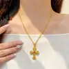 Collar con colgante de cruz de llama chapado en oro estilo joyería, cadena para la clavícula de nicho de lujo ligero de alta gama para mujer