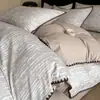 Conjunto de cama de quatro peças espessado, 100% algodão, escovado, com borda festonada para outono e inverno, incluindo lençóis de algodão puro, capa de edredom e lençol com elástico, adequado para o quarto principal para fornecer calor