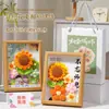 Presentes selecionados com cuidado para o Dia do Professor: porta-retratos de madeira maciça, buquês e itens decorativos para professores, presentes de agradecimento significativos e práticos