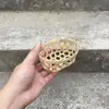 Linternas mini hechas a mano, mini jaulas de pollo tejidas de bambú, jaulas para cerdos, decoraciones para postres, cestas de flores y fundas para vasos de té de leche